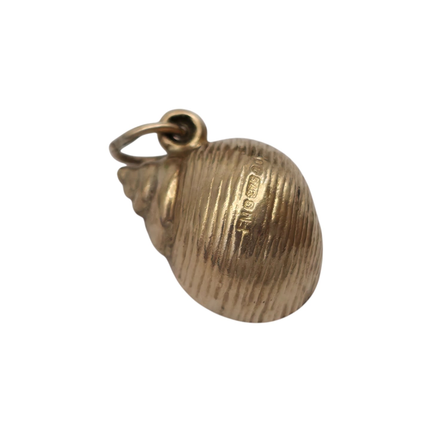 9ct 375 Yellow Gold Seashell Charm 1968 L 1.2 cm 0.6 g.