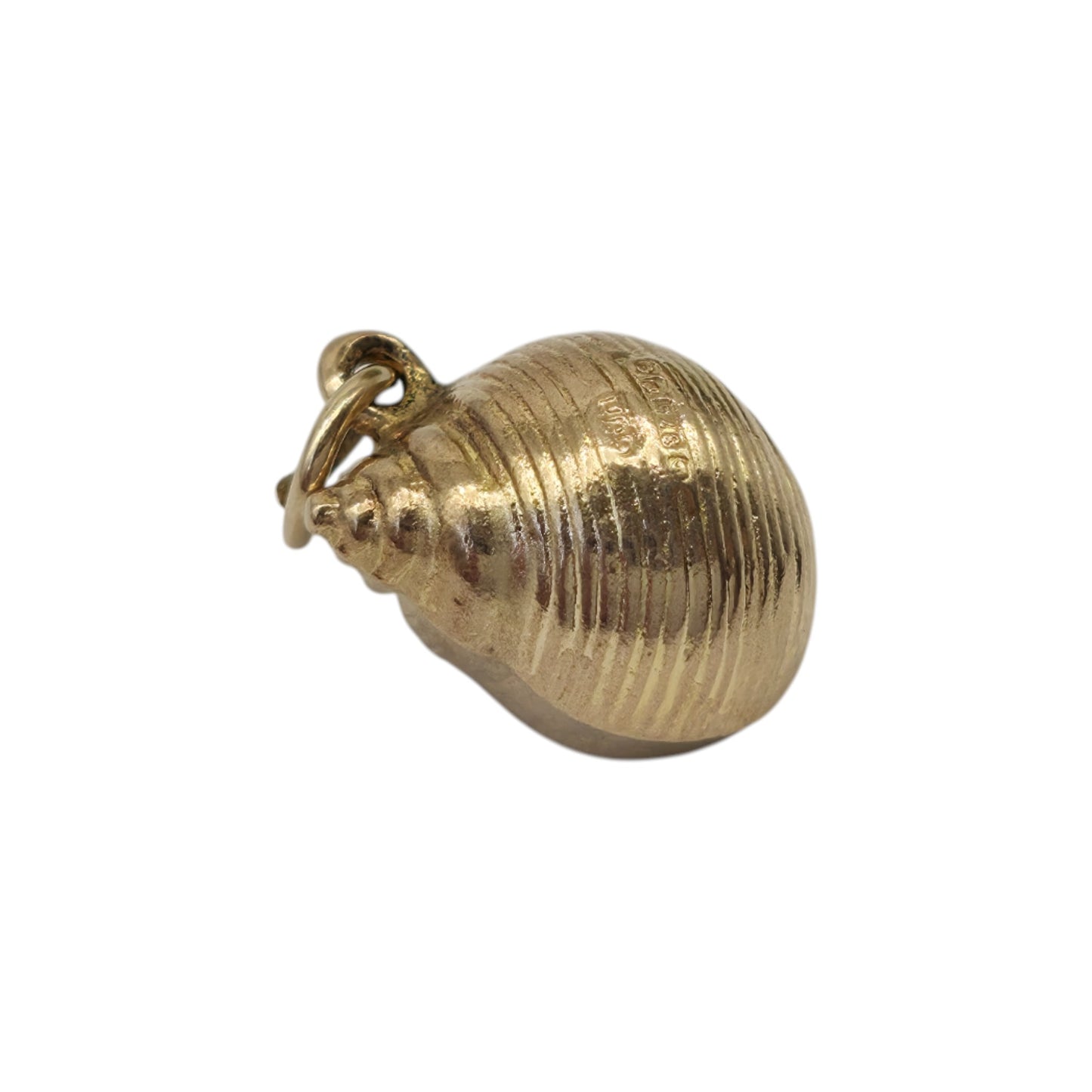 9ct 375 Yellow Gold Seashell Charm 1979 L 1.2 cm 0.6 g.