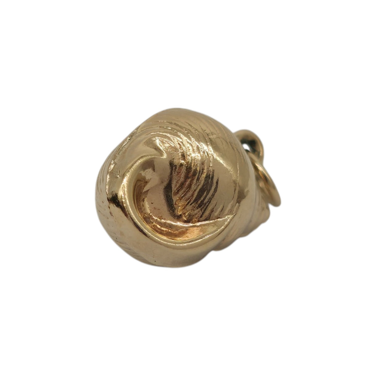 9ct 375 Yellow Gold Seashell Charm 1965 L 1.2 cm 0.7 g.