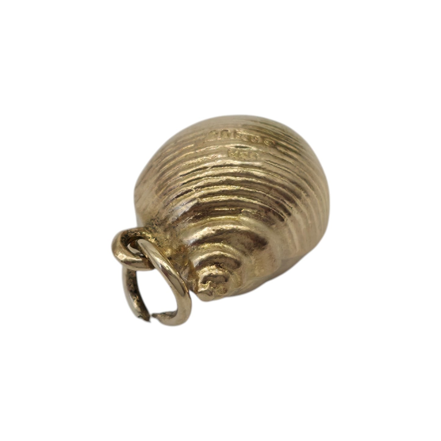 9ct 375 Yellow Gold Seashell Charm 1979 L 1.2 cm 0.6 g.