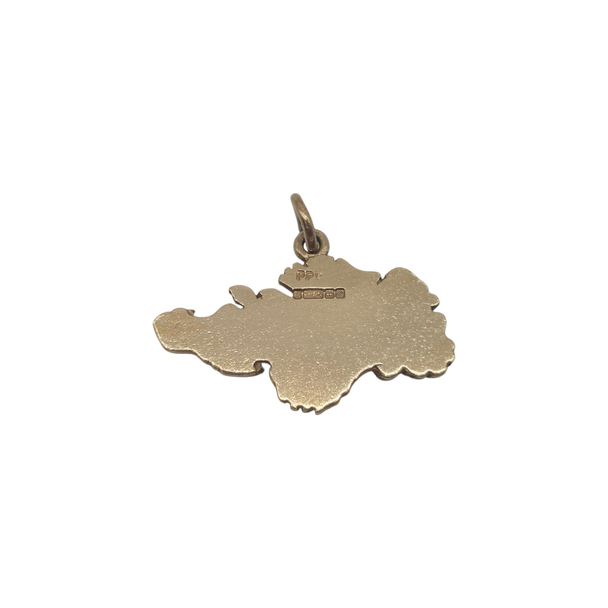 9ct 375 Yellow Gold Singapore Map With Garnet Charm 1963 L 2.4 cm 2.7 g.