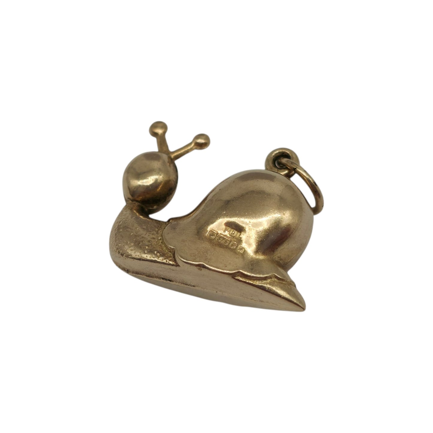 9ct 375 Yellow Gold Snail Charm 1975 L 1.9 cm 1.2 g.