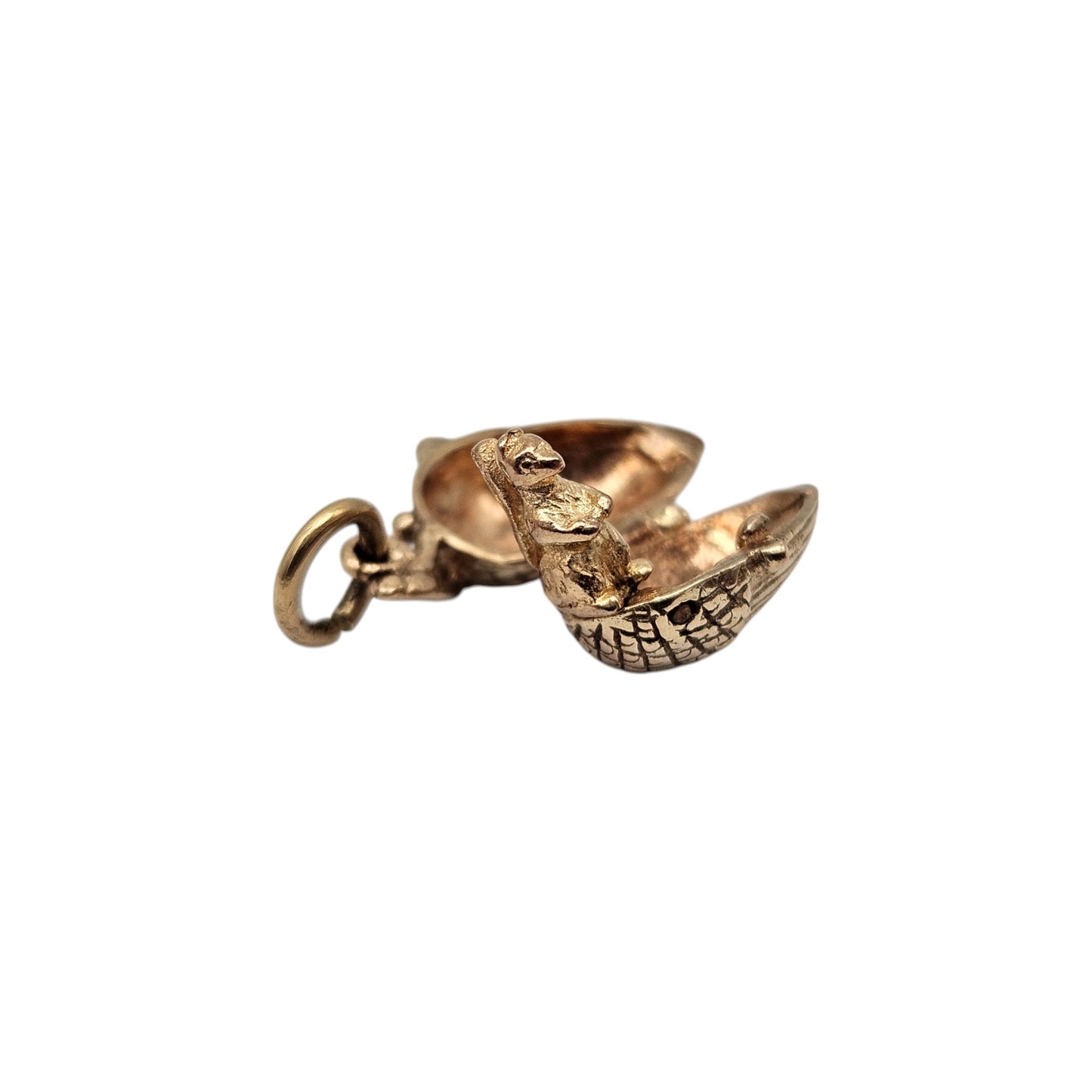 Rare 9ct 375 Yellow Gold Squirrel Inside Acorn Opening Charm c.1960's L 1.6 cm 2.6 g.