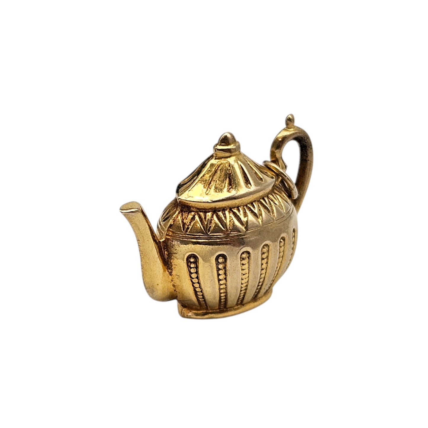 9ct 375 Yellow Gold Teapot Charm 1963 L 2.4 cm 1.8 g.