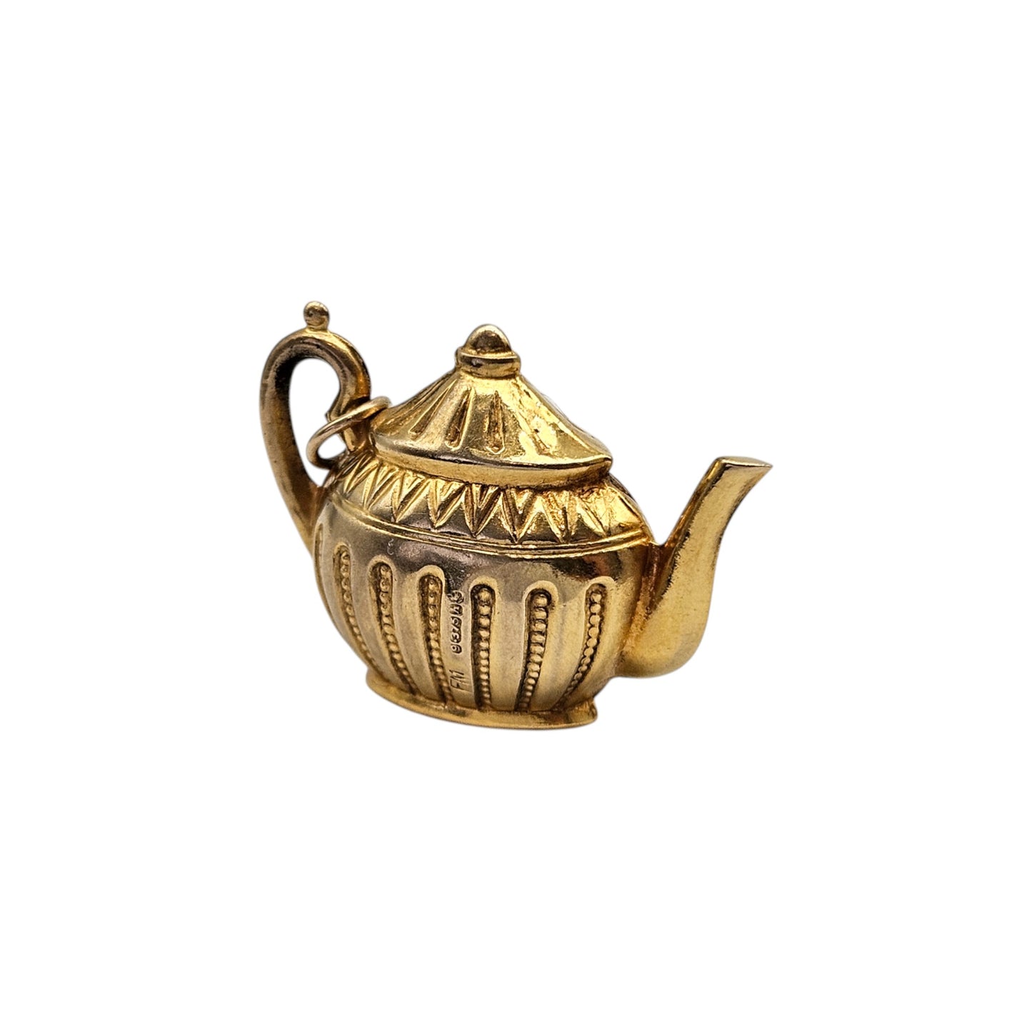 9ct 375 Yellow Gold Teapot Charm 1963 L 2.4 cm 1.8 g.