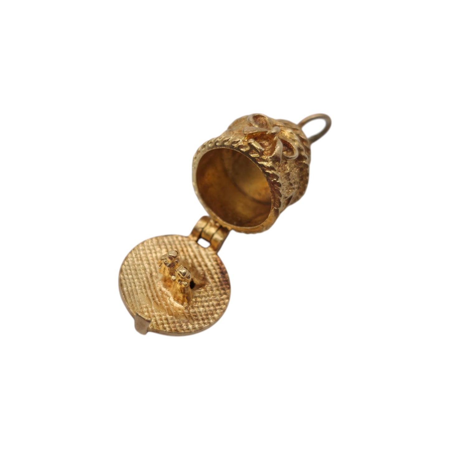 9ct 375 Yellow Gold Weeding Cake Opening Charm 1967 L 1.4 cm 4.8 g.