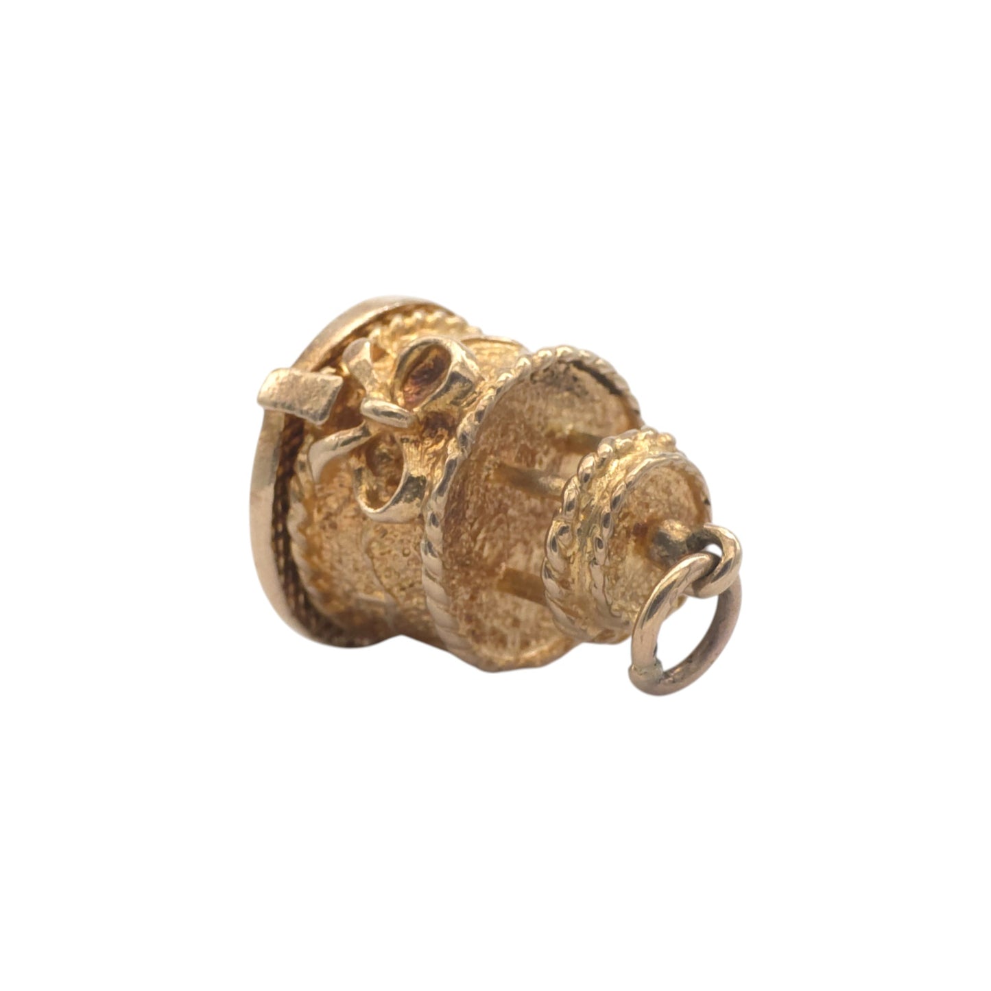 9ct 375 Yellow Gold Weeding Cake Opening Charm 1967 L 1.4 cm 4.8 g.