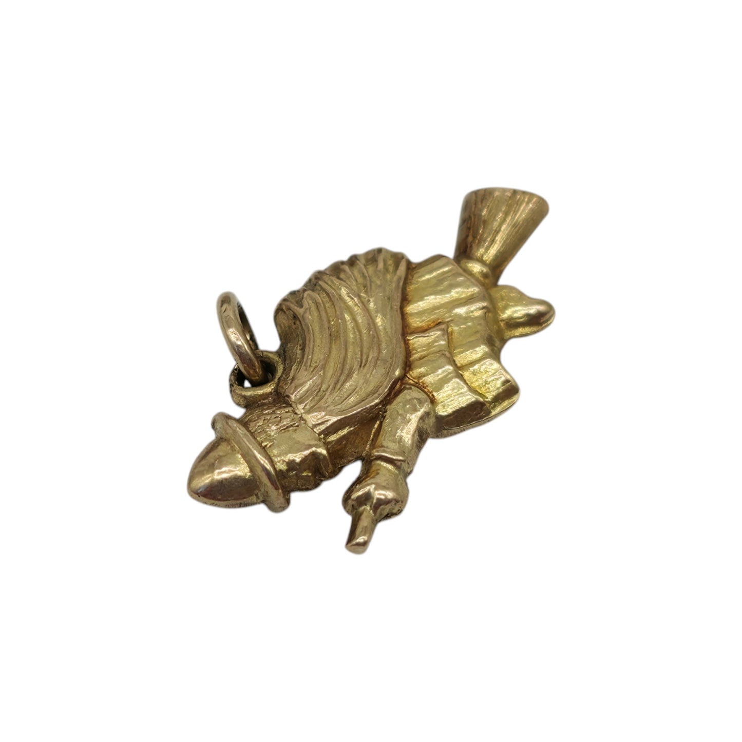 9ct Yellow Gold Witch On Broomstick Charm L 1.8 cm 0.6 g.