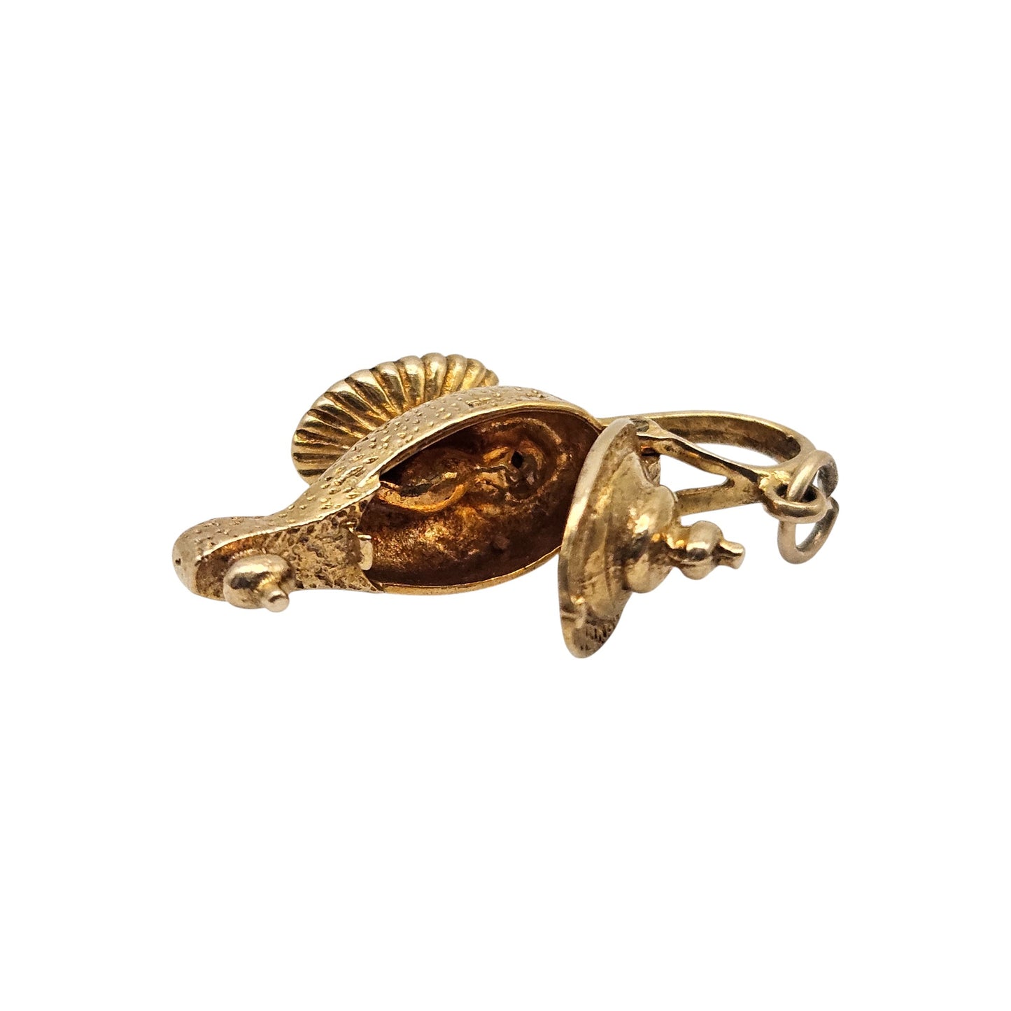 9ct 375 Yellow Gold Aladdin's Genie Lamp Opening Charm 1967 L 2.9 cm 4.4 g.