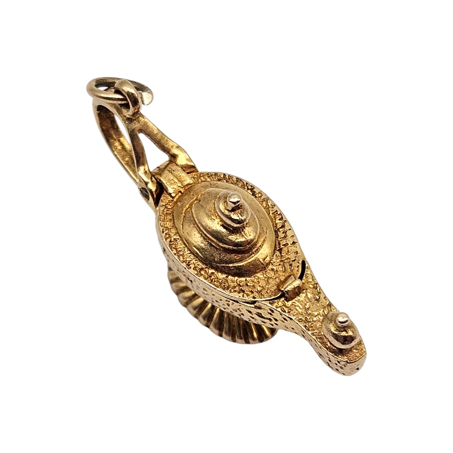 9ct 375 Yellow Gold Aladdin's Genie Lamp Opening Charm 1967 L 2.9 cm 4.4 g.