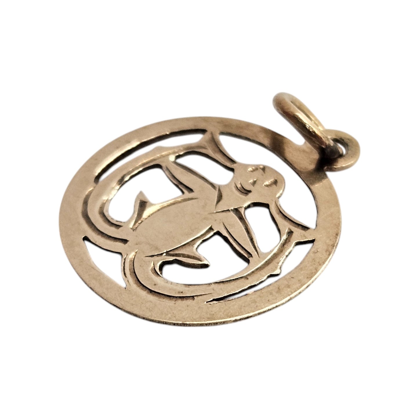 9ct 375 Yellow Gold Aquarius Charm 1959 L 1.3 cm 0.5 g.