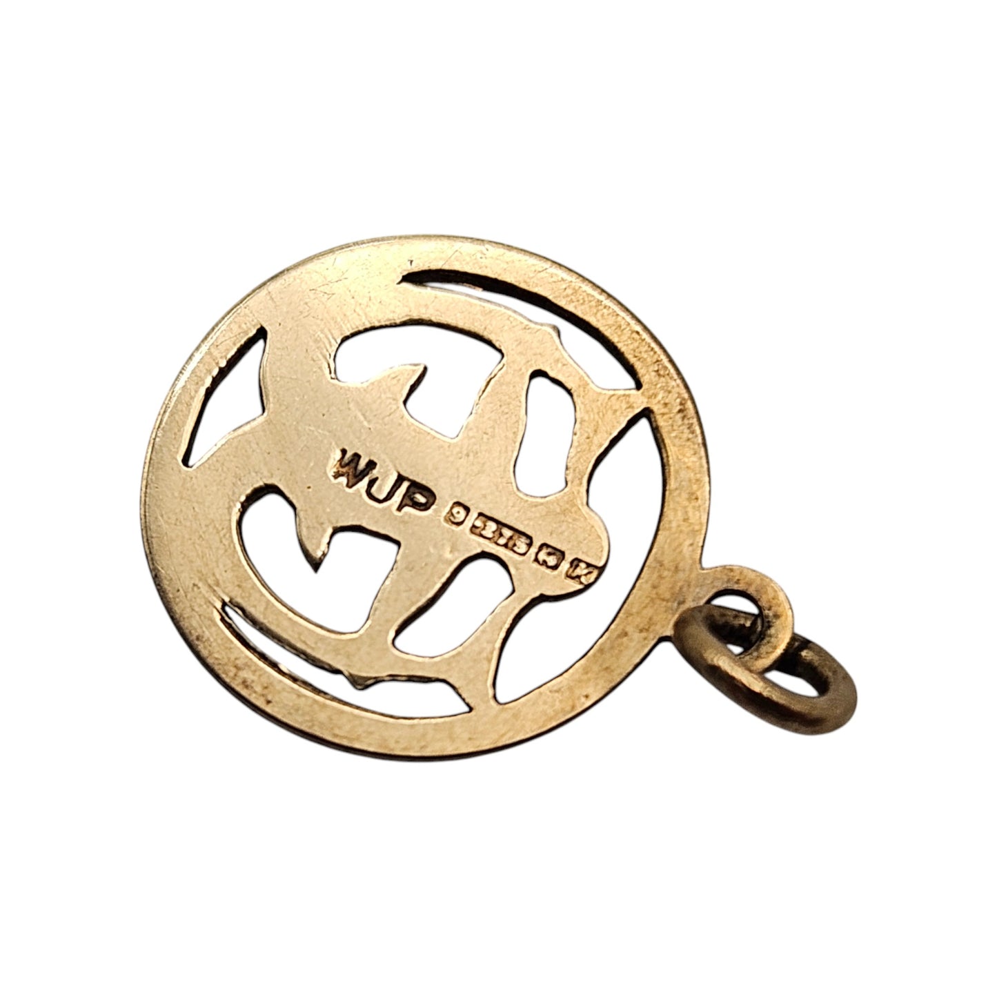9ct 375 Yellow Gold Aquarius Charm 1959 L 1.3 cm 0.5 g.