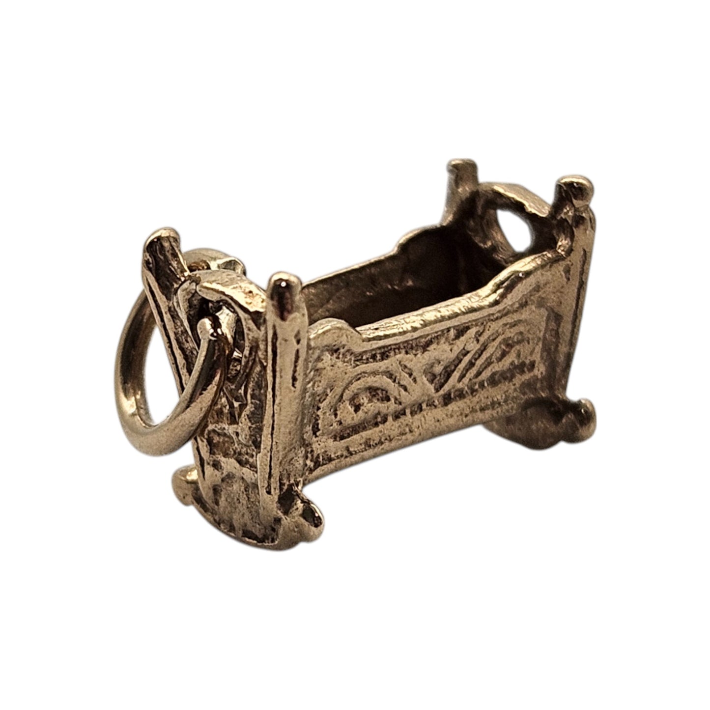 9ct 375 Yellow Gold Baby Cradle Charm 1976 L 1.1 cm 1.1 g.