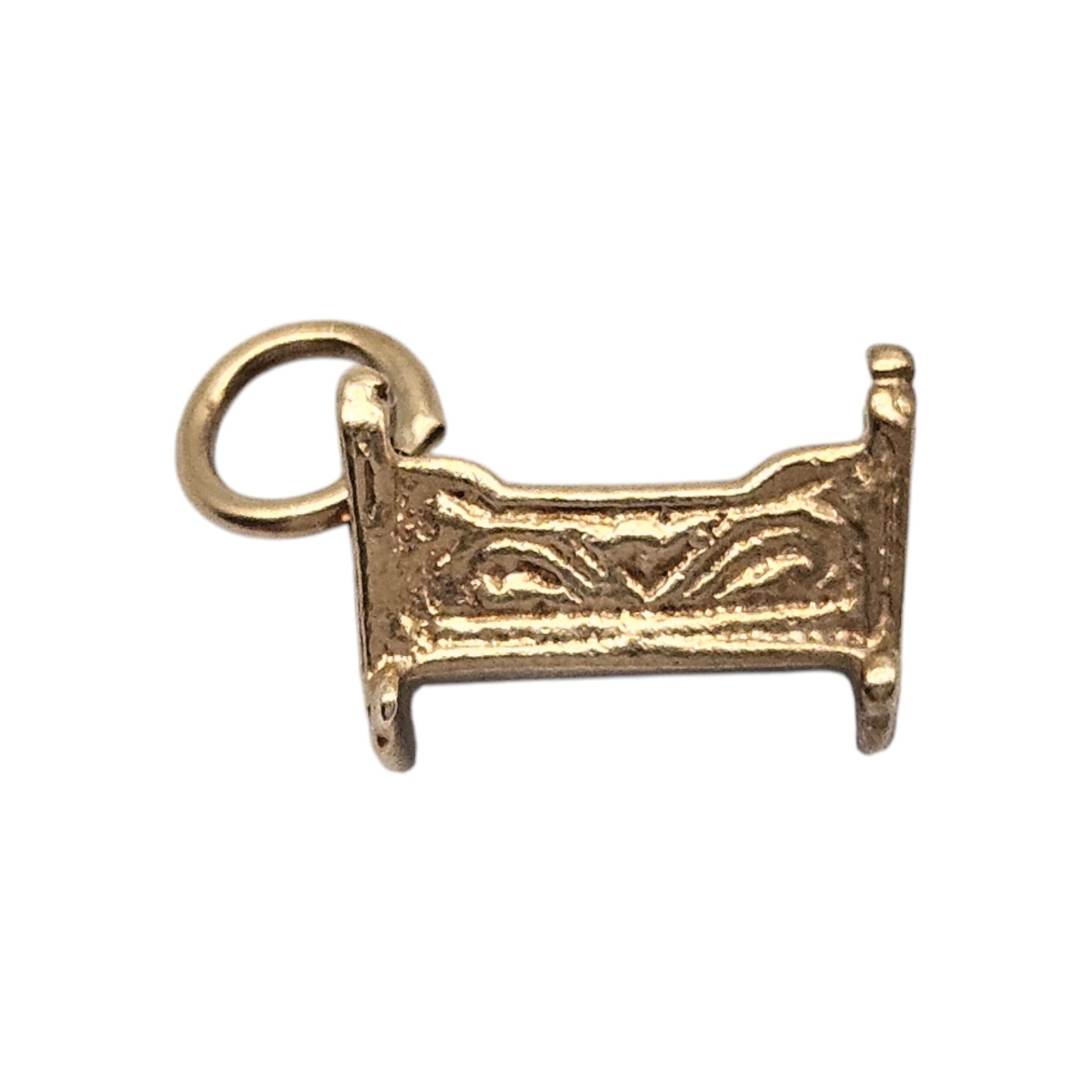 9ct 375 Yellow Gold Baby Cradle Charm 1976 L 1.1 cm 1.1 g.