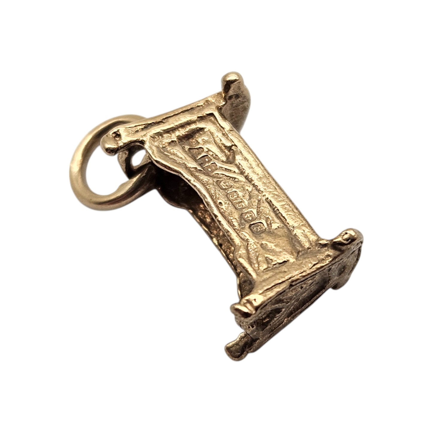 9ct 375 Yellow Gold Baby Cradle Charm 1976 L 1.1 cm 1.1 g.