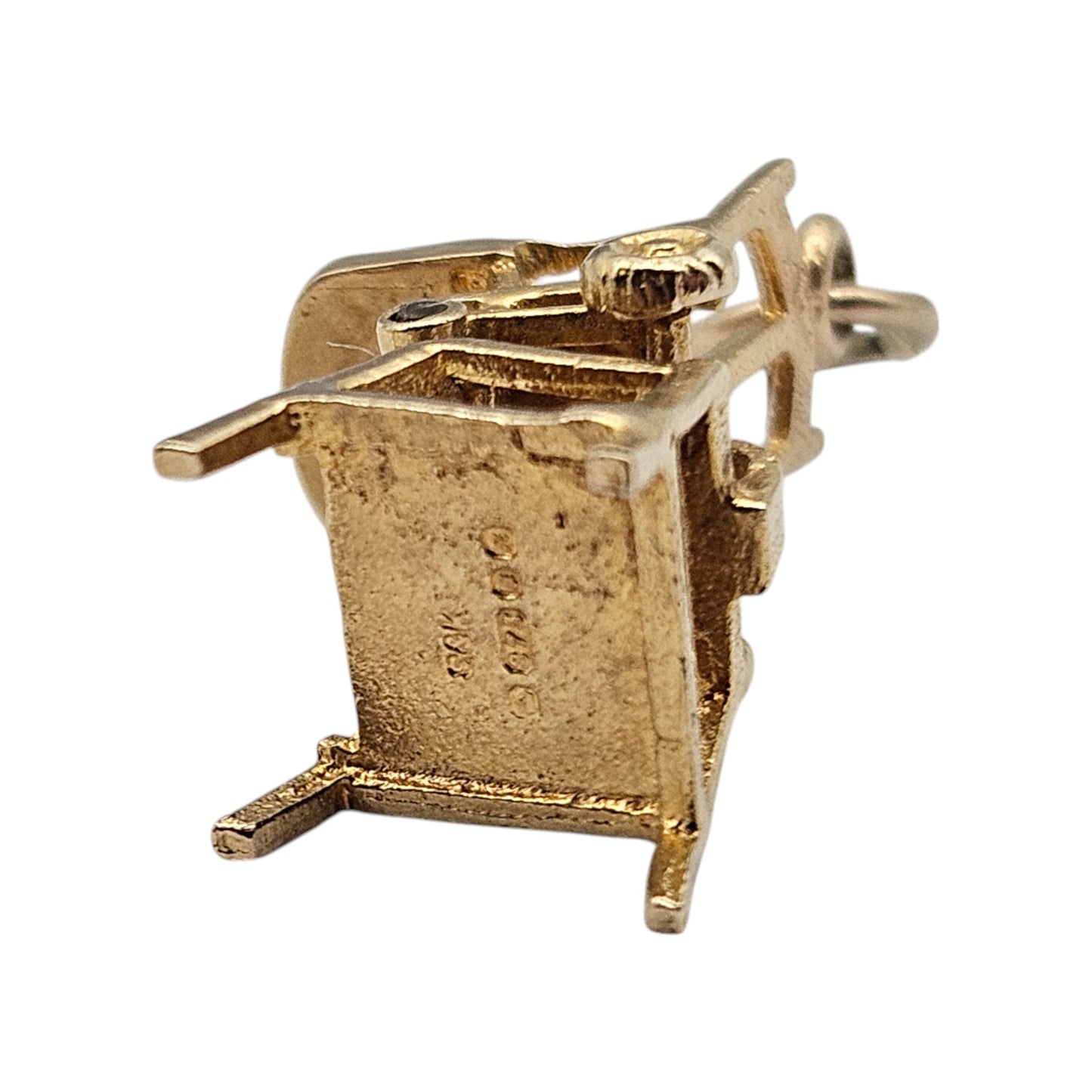 9ct 375 Yellow Gold Baby High Chair Articulated Charm 1975 L 1.9 cm 1.9 g.