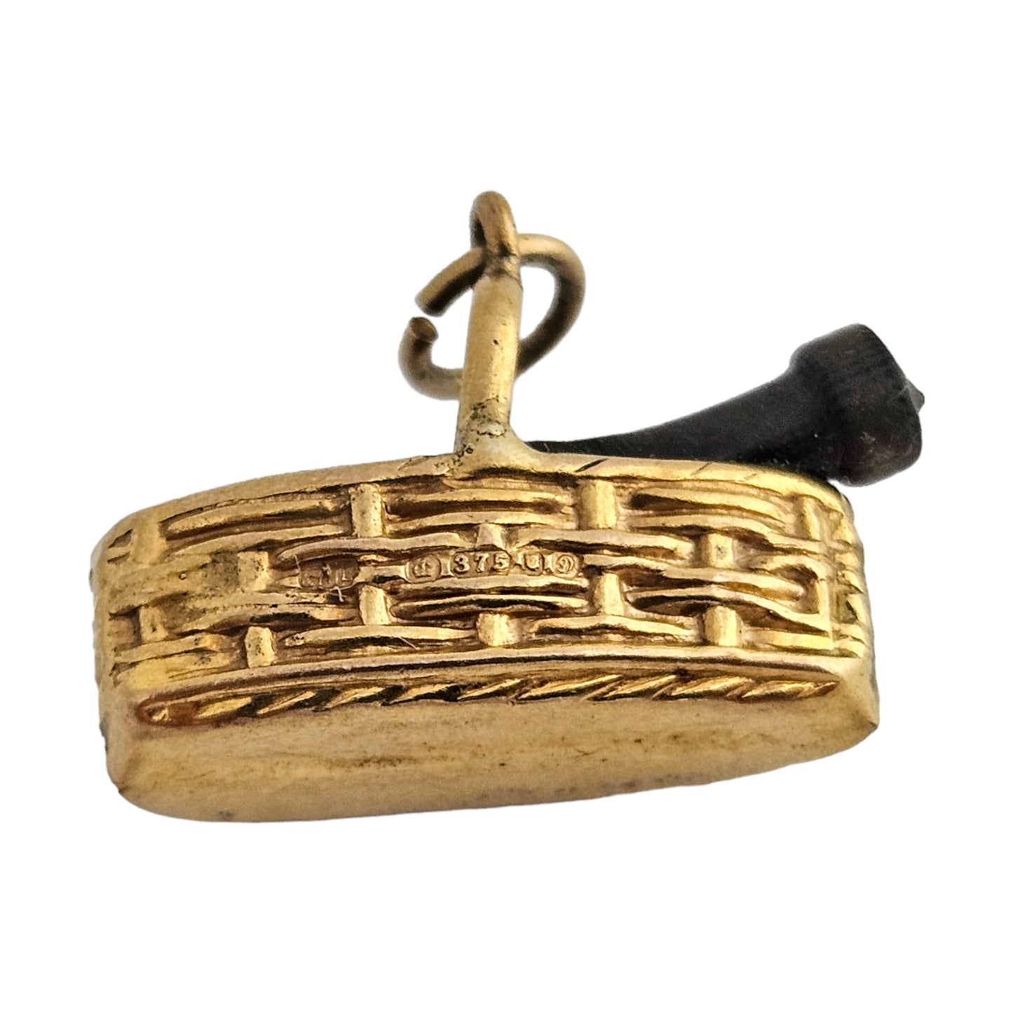 9ct 375 Yellow Gold Bottle in a Basket Charm 1978 L 1.8 cm 1.3 g