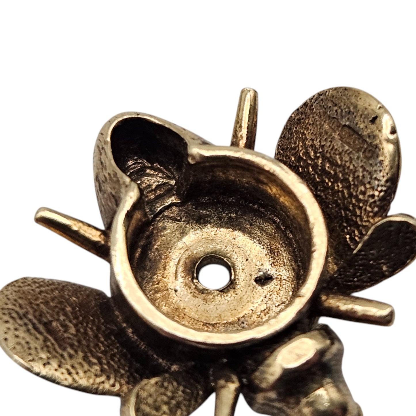 9ct 375 Yellow Gold Bug Insects Charm 1967 L 1.6 cm 2.7 g.