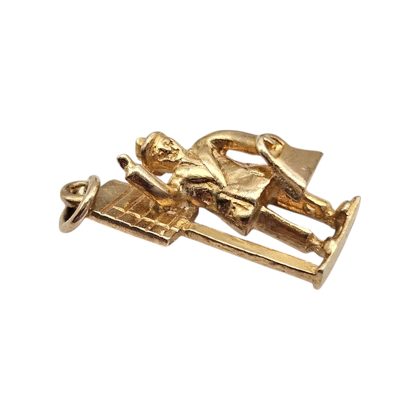9ct 375 Yellow Gold Bus Stop Charm 1959 L 1.6 cm 1.9 g.