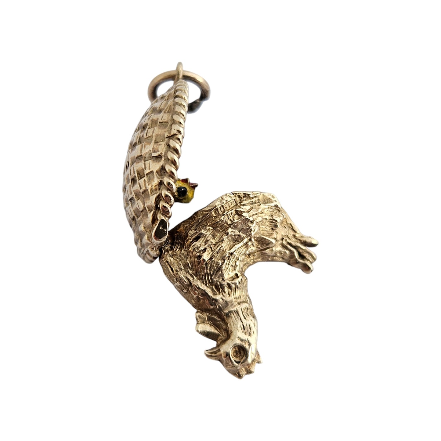 9ct 375 Yellow Gold Nesting Chicken Opening Charm c.1966 L 2.0 cm 6.6 g