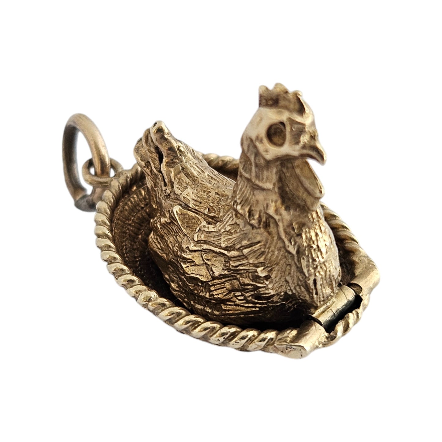 9ct 375 Yellow Gold Nesting Chicken Opening Charm c.1966 L 2.0 cm 6.6 g