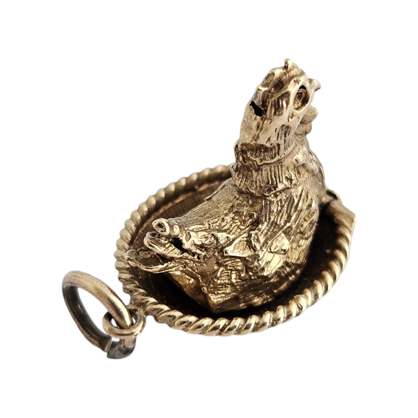9ct 375 Yellow Gold Nesting Chicken Opening Charm c.1966 L 2.0 cm 6.6 g