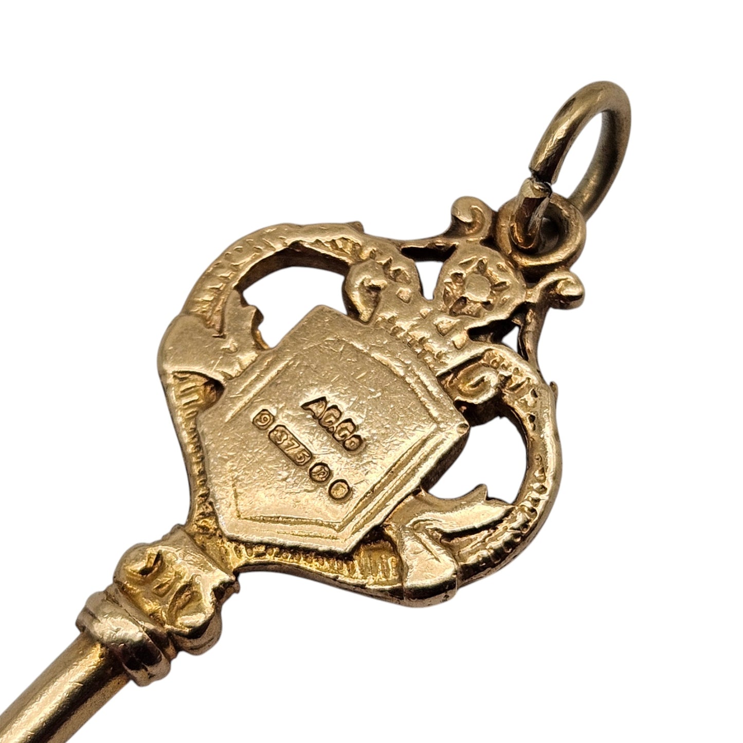 9ct 375 Yellow Gold Key Charm 1970 L 3.2 cm 2.7 g.