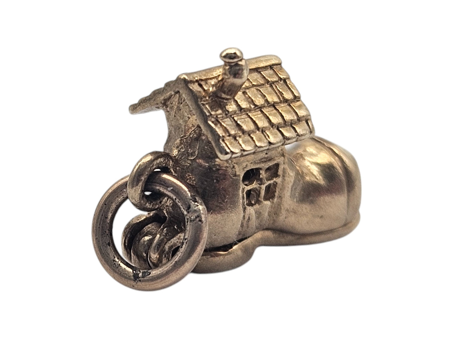 9ct 375 Yellow Gold Lady Who Lived In A Shoe Opening Charm 1970 L 1.4 cm 2.6 g.