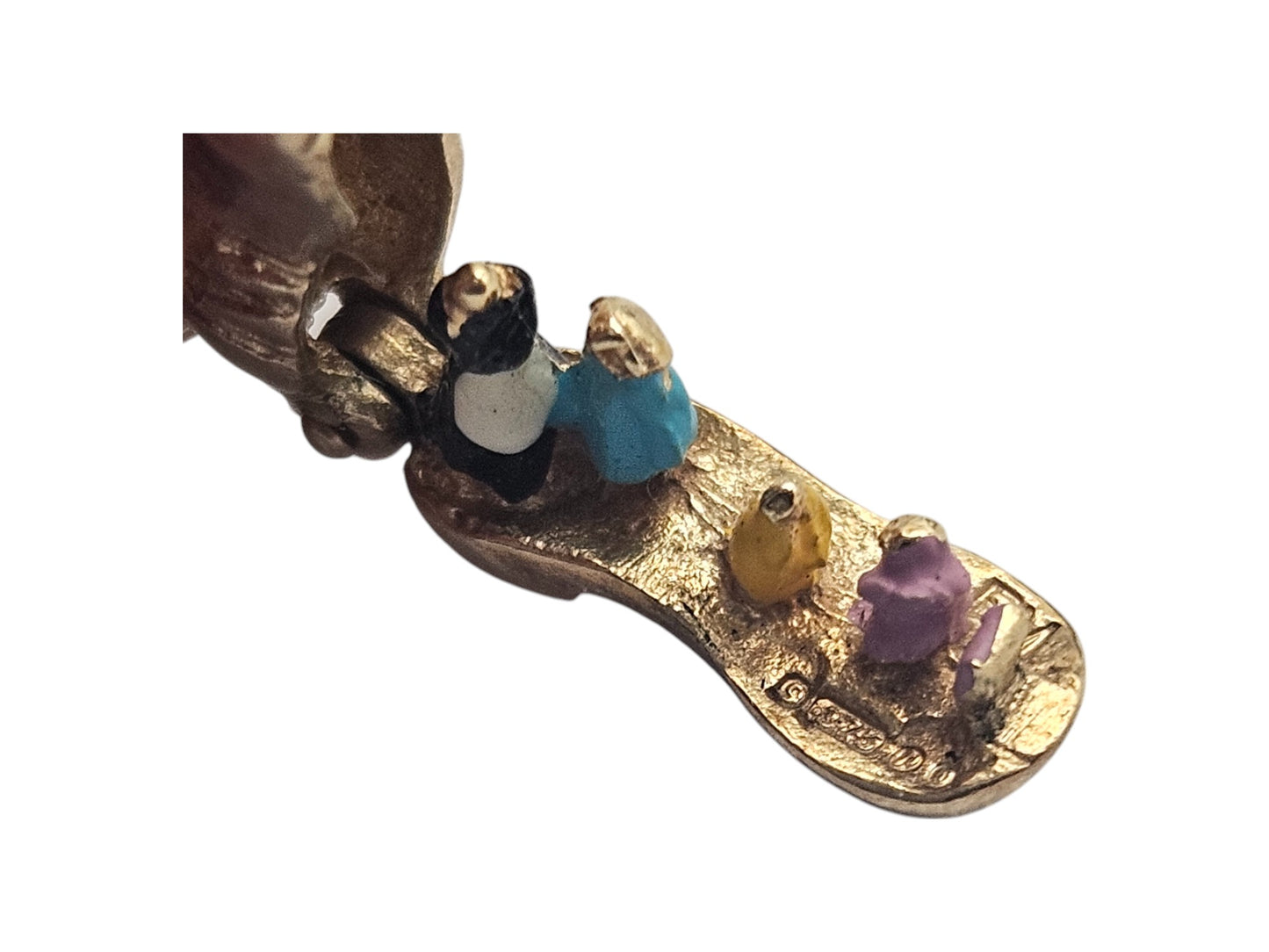 9ct 375 Yellow Gold Lady Who Lived In A Shoe Opening Charm 1970 L 1.4 cm 2.6 g.