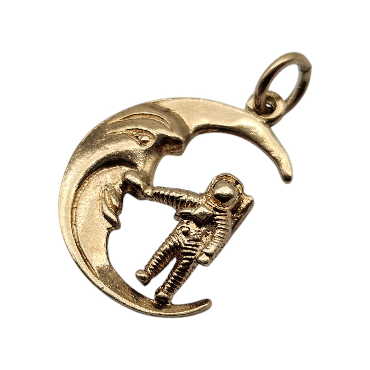 9ct 375 Yellow Gold Astronaut on the Moon Charm L 1.8 cm 2.5 g.