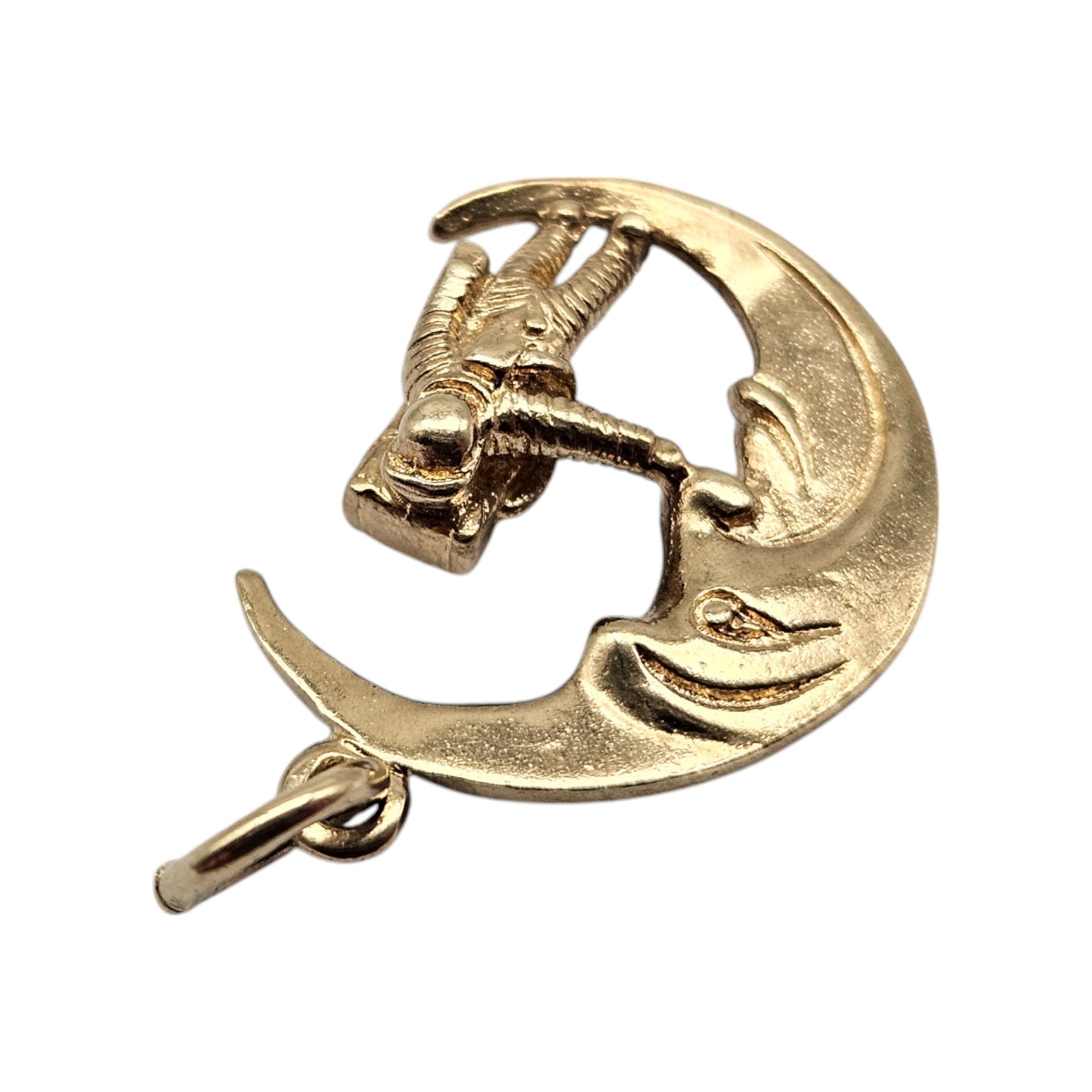 9ct 375 Yellow Gold Astronaut on the Moon Charm L 1.8 cm 2.5 g.