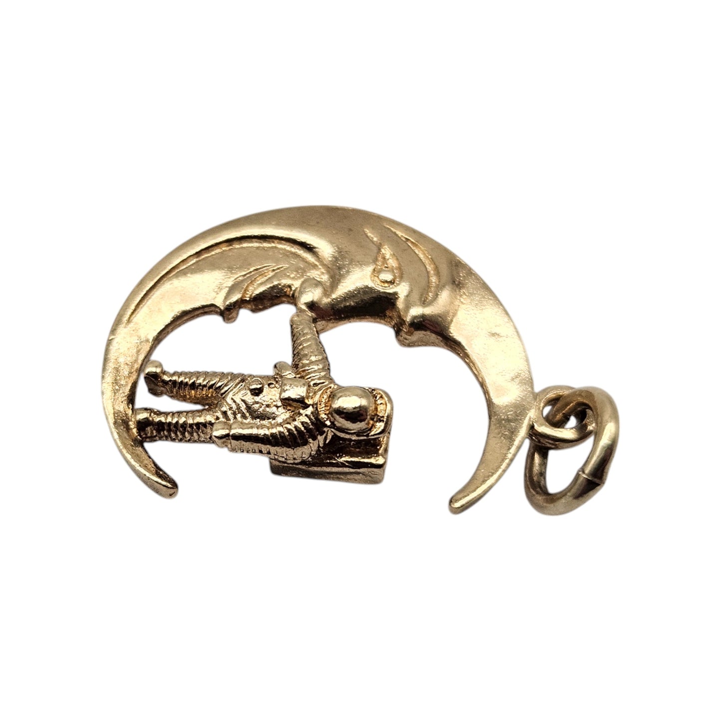 9ct 375 Yellow Gold Astronaut on the Moon Charm L 1.8 cm 2.5 g.