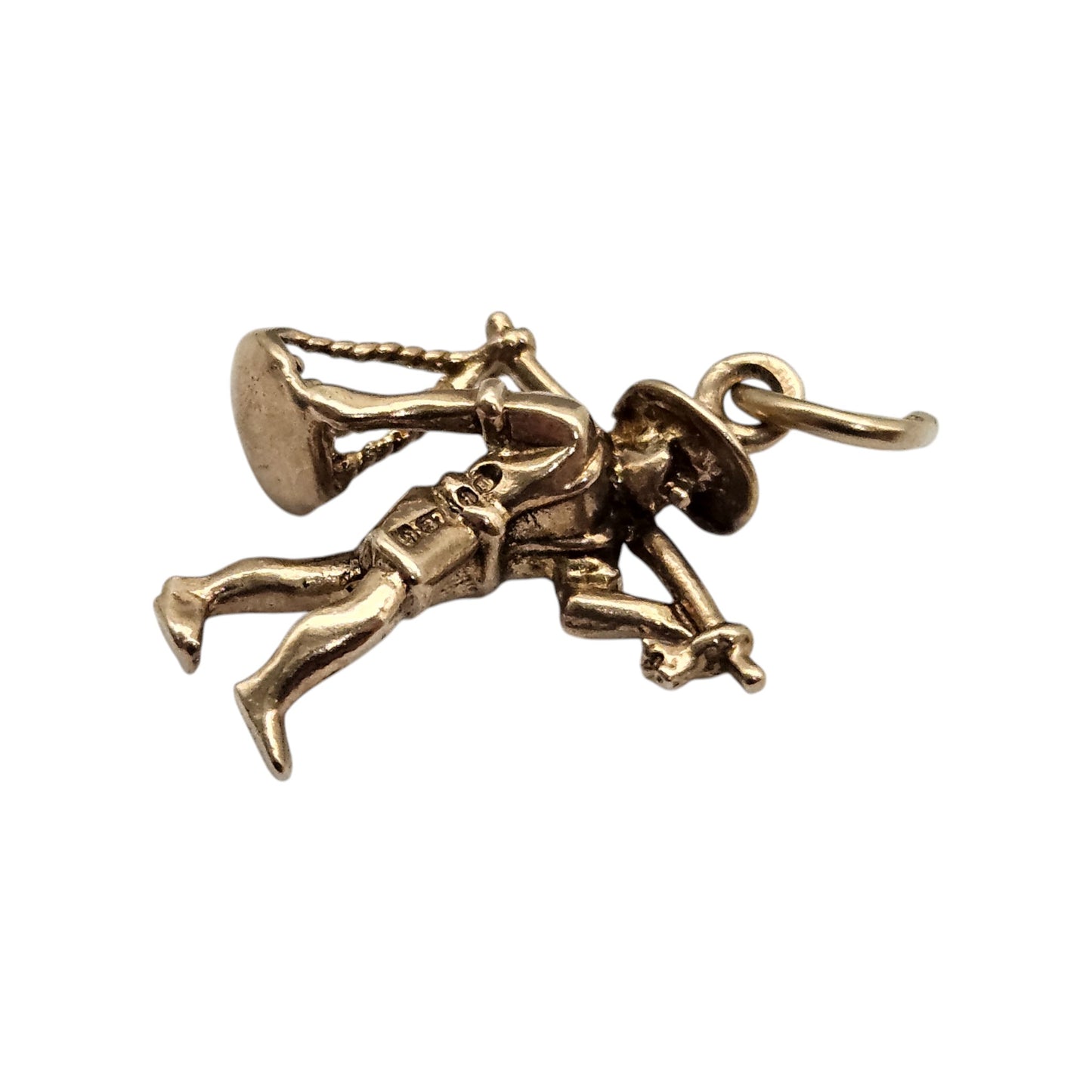 9ct 375 Yellow Gold Oriental Man Charm 1964 L 1.6 cm 1.8 g.