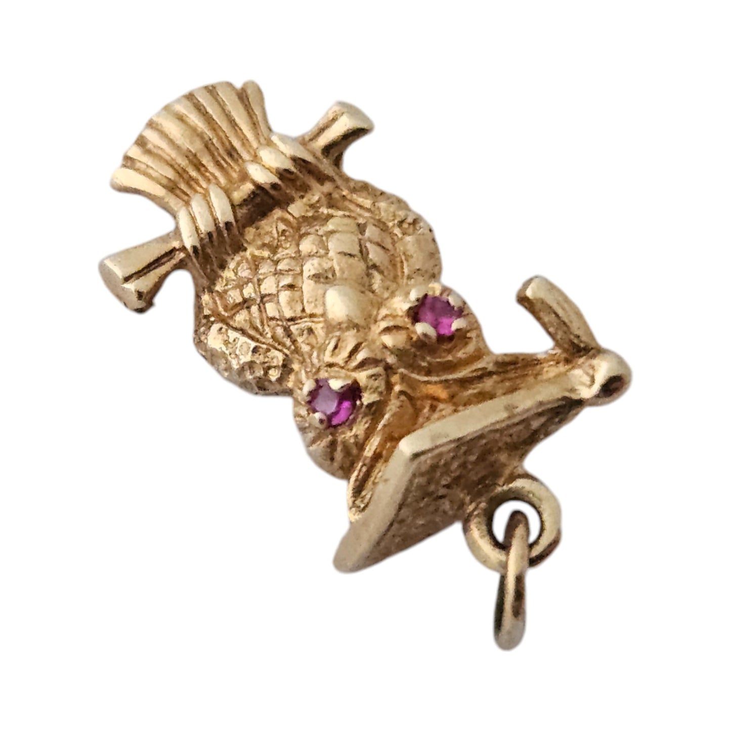 9ct 375 Yellow Gold Owl Charm with Red Eyes 1975 L 1.8 cm 2.3 g.