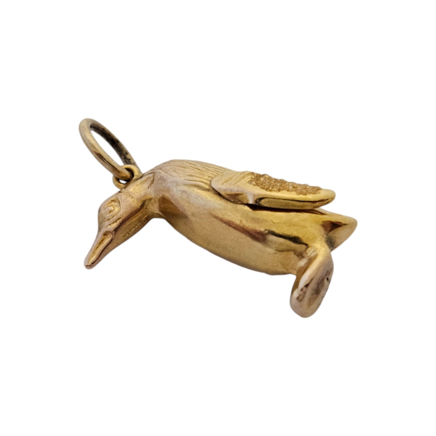 9ct 375 Yellow Gold Penguin Charm 1975 L 1.9 cm 1.1 g.