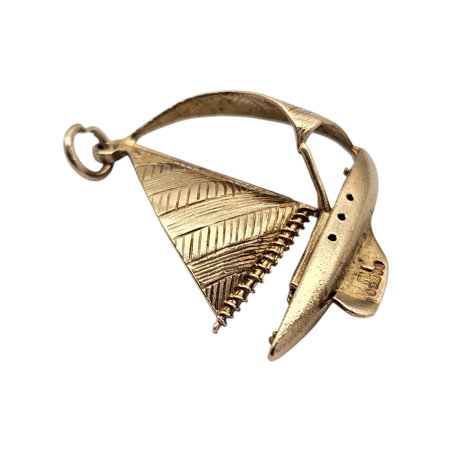 9ct 375 Yellow Gold Sailing Boat Charm 1963 L 2.5 cm 3.3 g.
