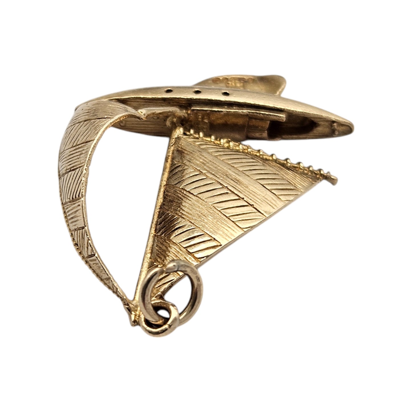 9ct 375 Yellow Gold Sailing Boat Charm 1963 L 2.5 cm 3.3 g.