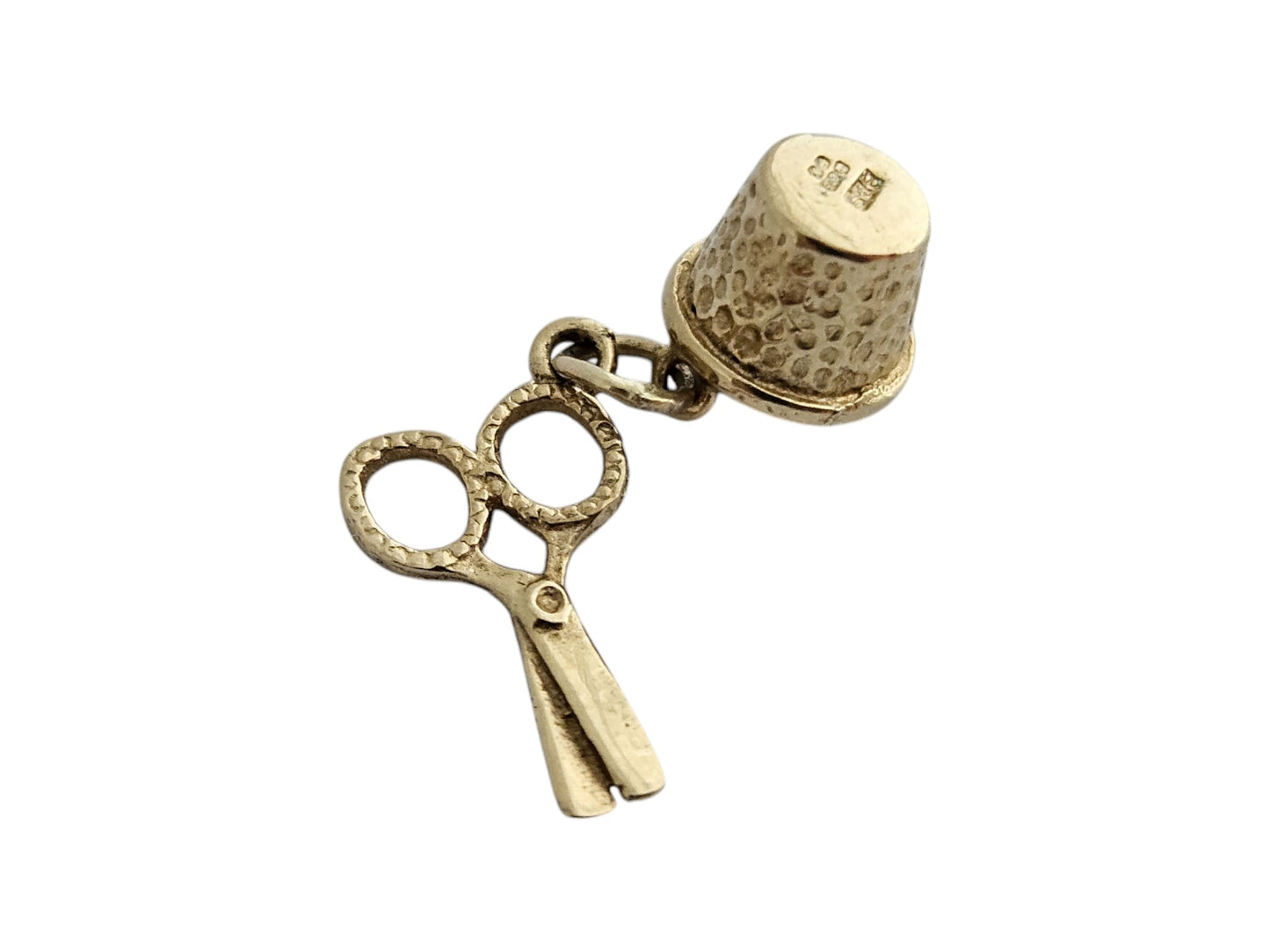 9ct 375 Yellow Gold Scissors & Thimble Sewing Charm 1997 L 1.4 cm 1.3 g.