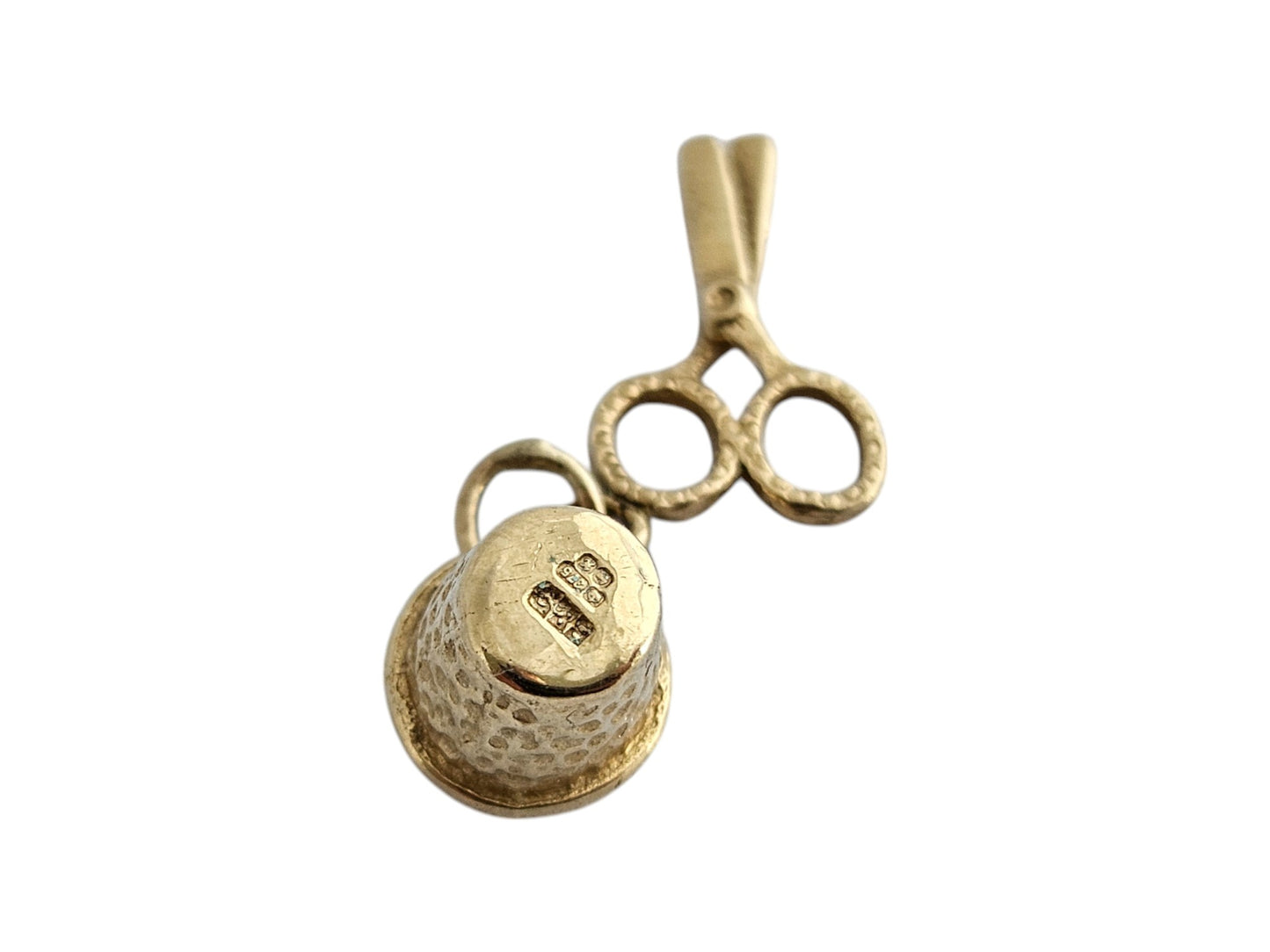 9ct 375 Yellow Gold Scissors & Thimble Sewing Charm 1997 L 1.4 cm 1.3 g.