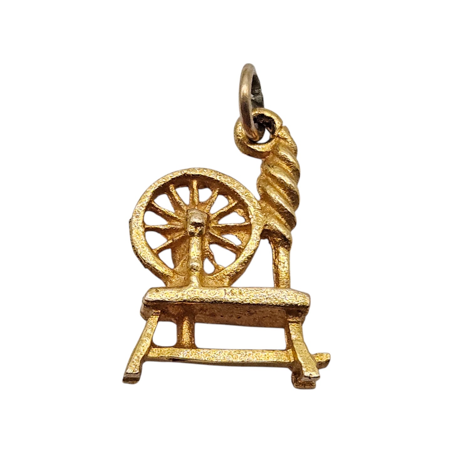 9ct 375 Yellow Gold Spinning Wheel Charm 1957 L 1.5 cm 1.7 g.