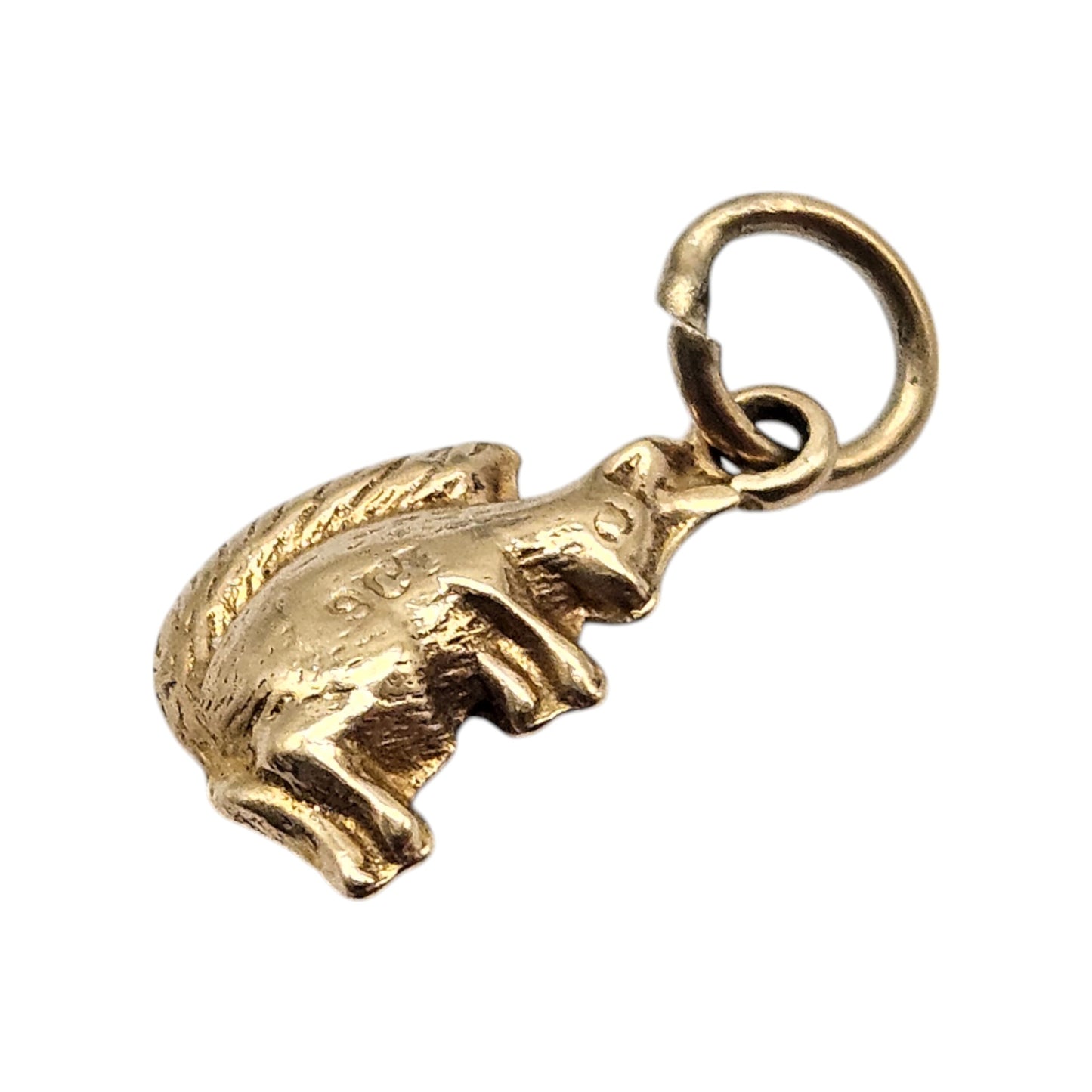 9ct Yellow Gold Squirrel Charm c.1960's L 1.0 cm 0.5 g.