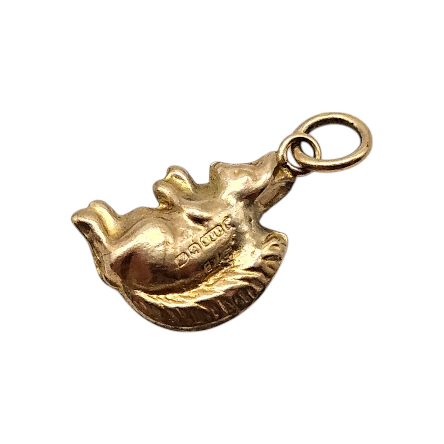 9ct 375 Yellow Gold Squirrel Charm 1955 L 1.1 cm 0.4 g.