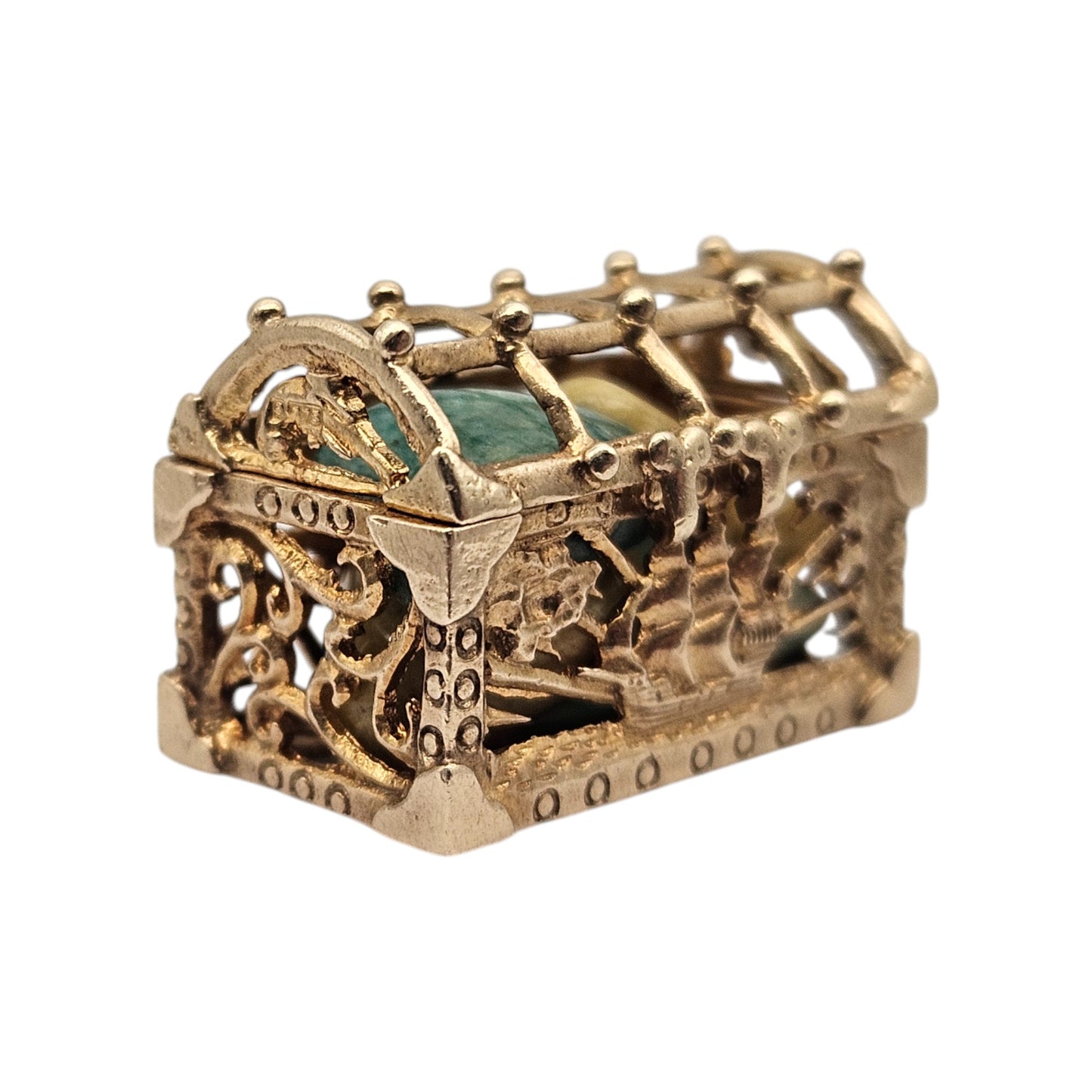 9ct 375 Yellow Gold Treasure Chest Opening Charm c.1960's L 1.9 cm 6.8 g.