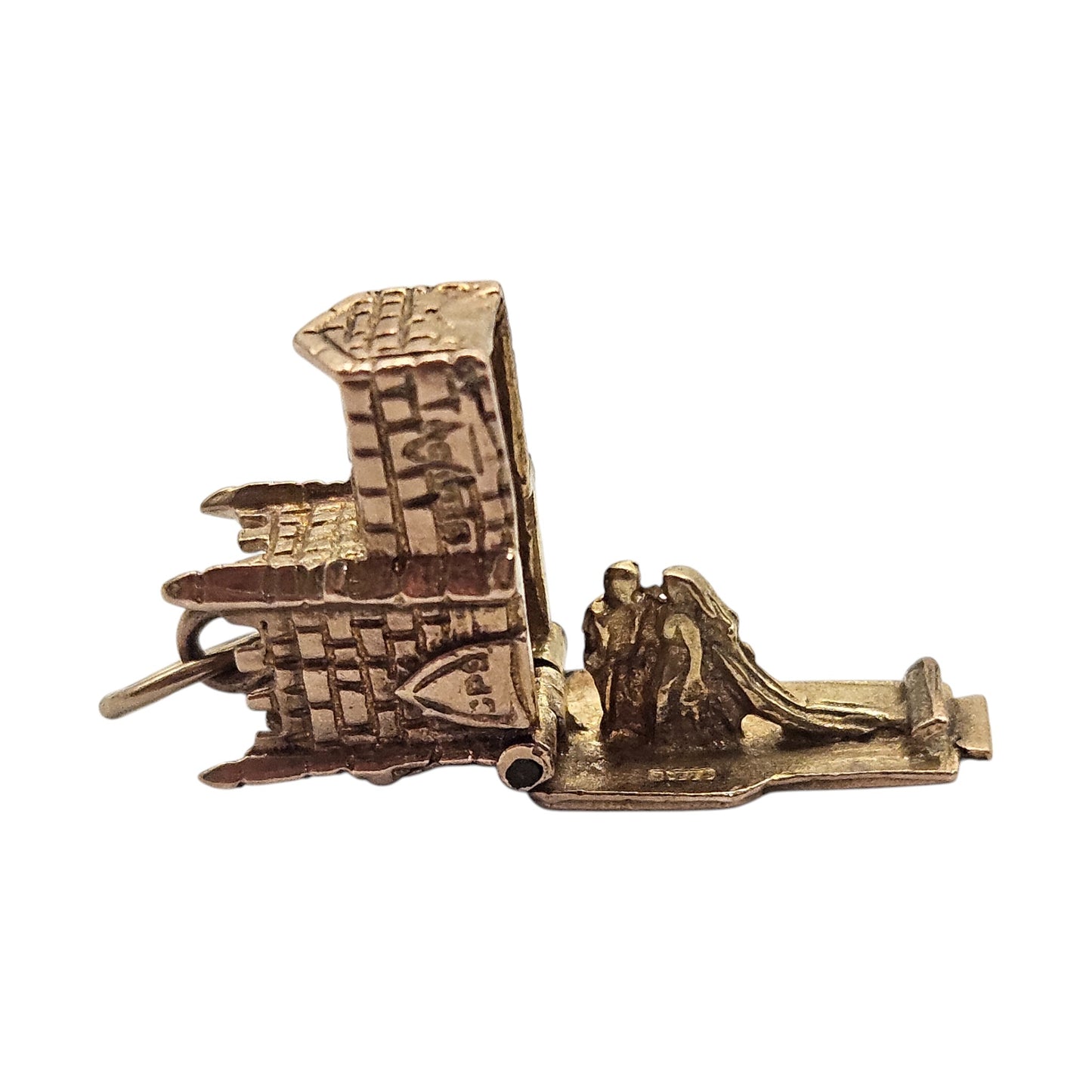 9ct 375 Yellow Gold Wedding In Church Opening Charm 1969 L 1.3 cm 3.3 g.