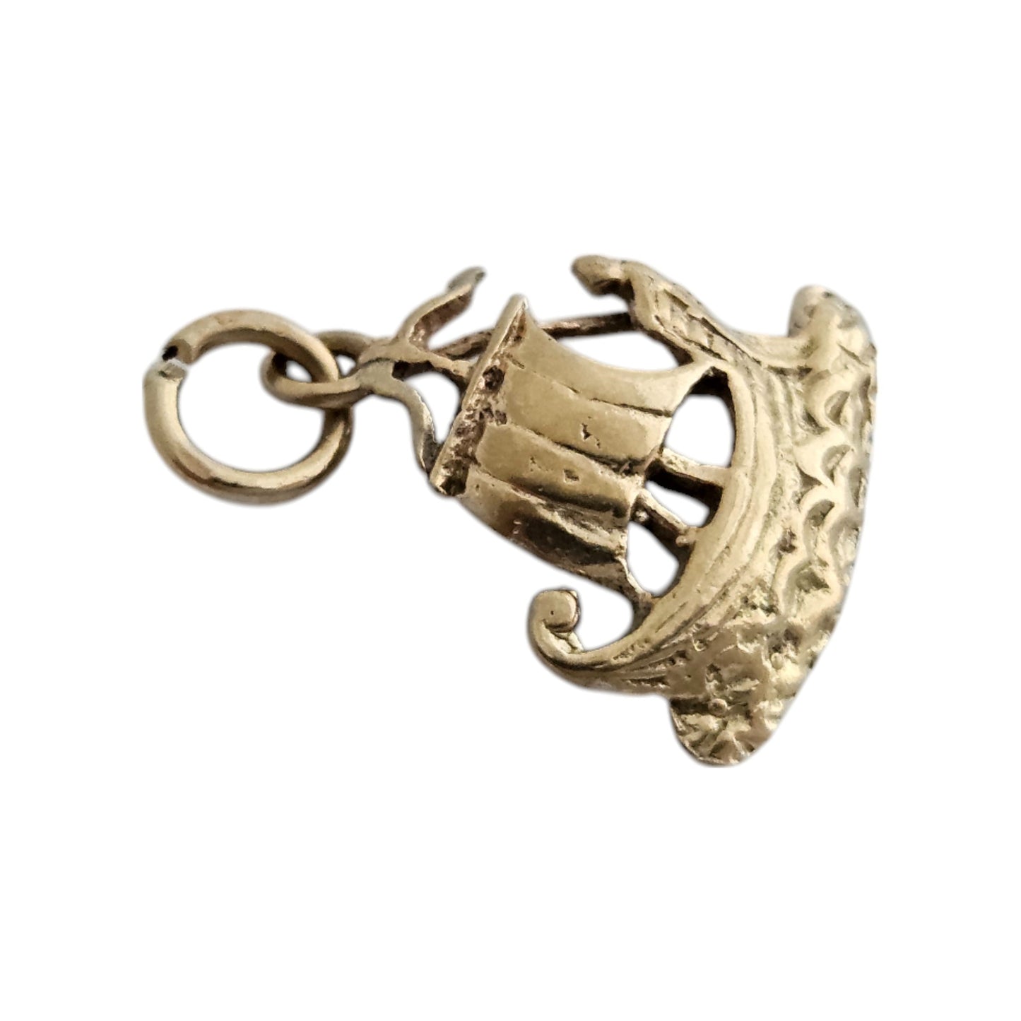 9ct 375 Yellow Gold Viking Longboat Charm 1957 L 1.2 cm 1.2 g.