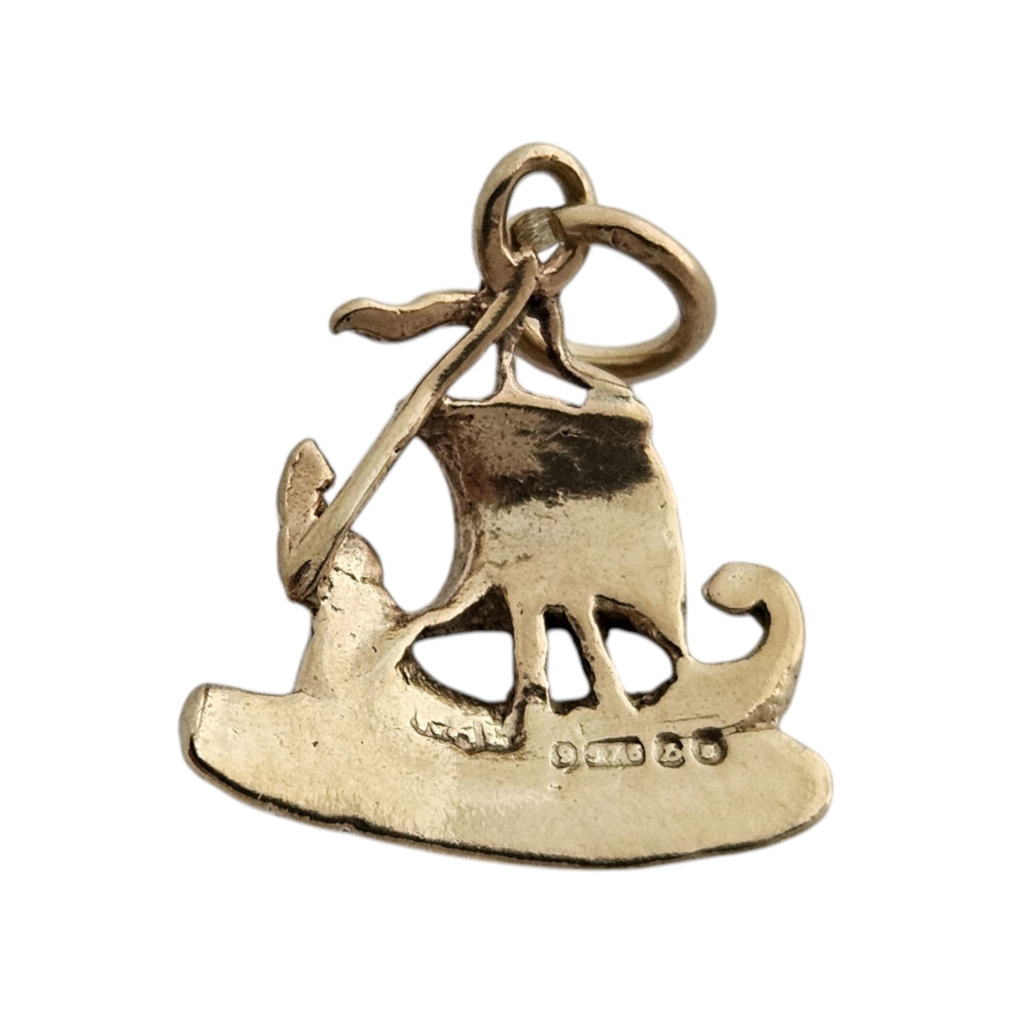 9ct 375 Yellow Gold Viking Longboat Charm 1957 L 1.2 cm 1.2 g.