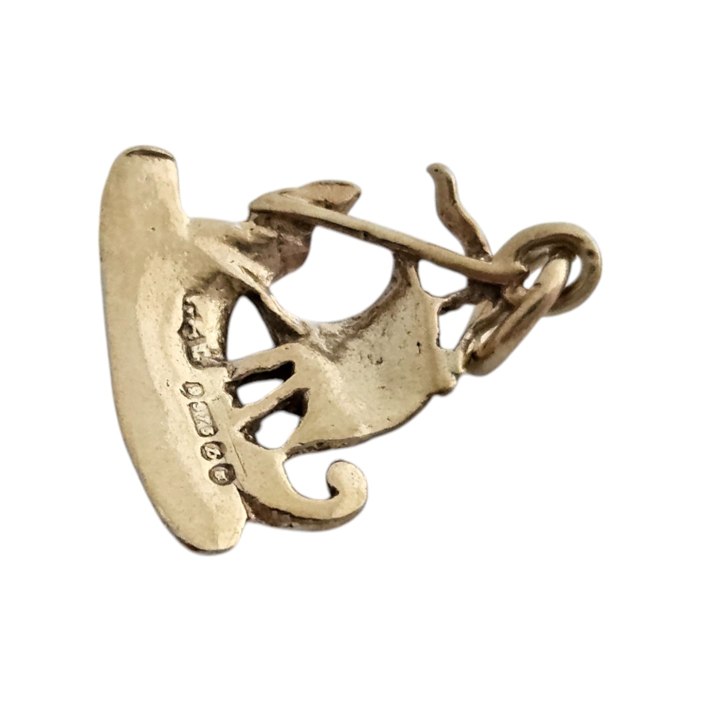 9ct 375 Yellow Gold Viking Longboat Charm 1957 L 1.2 cm 1.2 g.