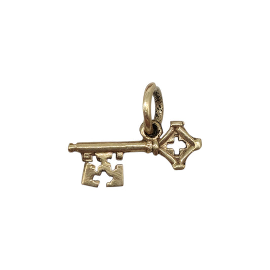Petite 10ct Yellow Gold Key Charm L 1.3 cm 0.4 g.