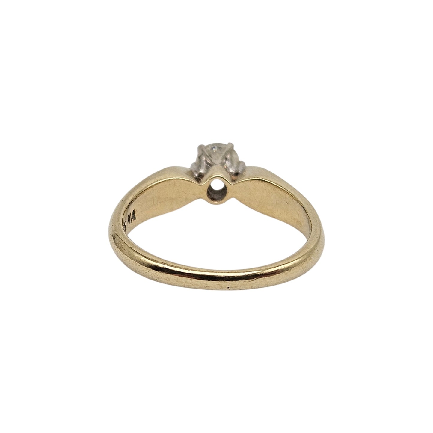 14ct 585 Yellow Gold Solitaire Diamond Ring Size G 1/2, 2.6 g.