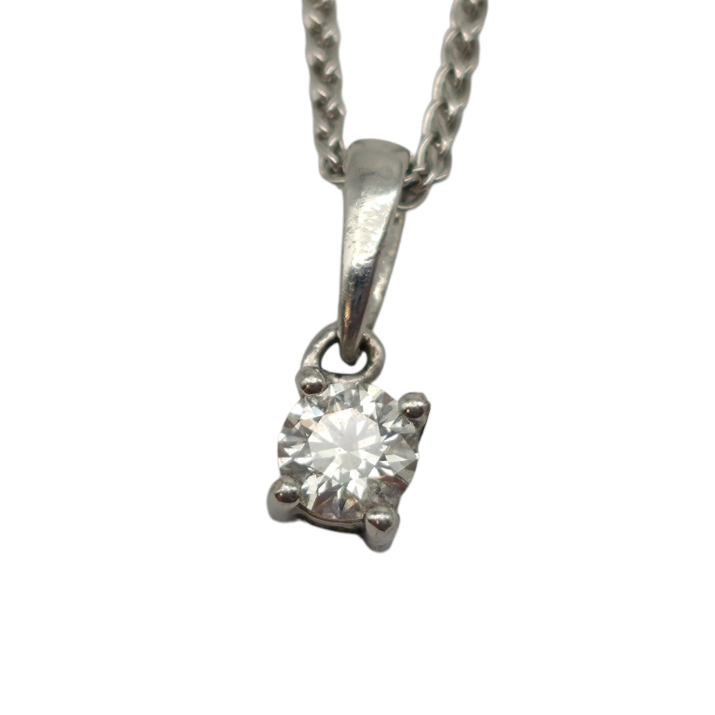 18ct 750 White Gold Diamond Pendant On Chain L 40.6 cm 2.4 g.
